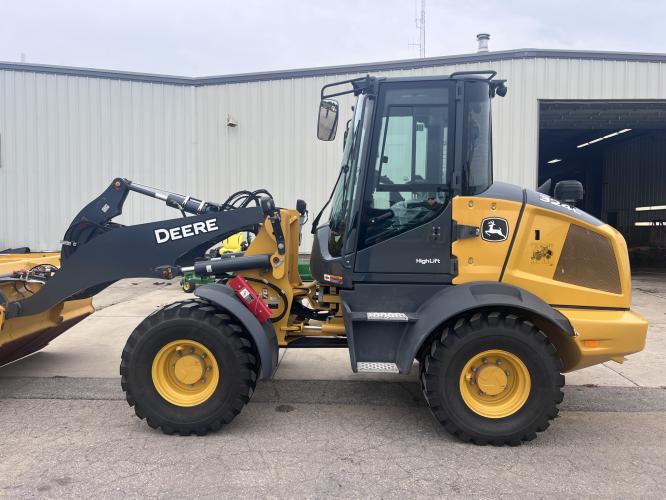 John Deere 324L