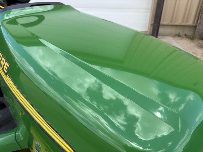 John Deere X585