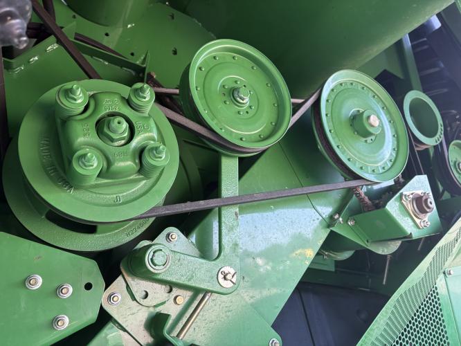 John Deere S660