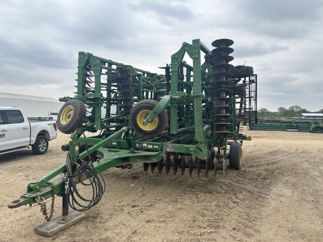 John Deere 2310