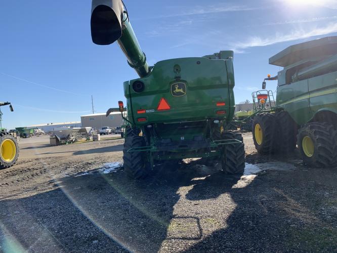 John Deere S780