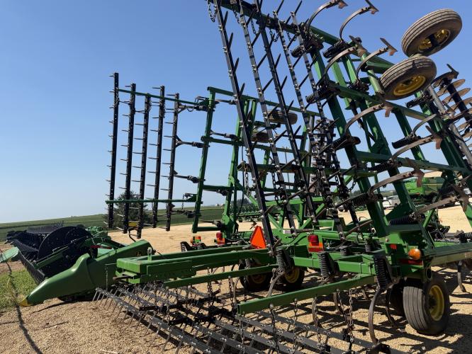 John Deere 726