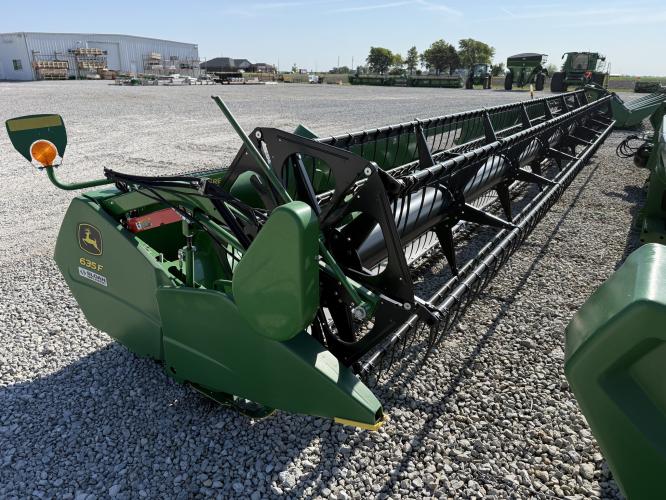 John Deere 635F