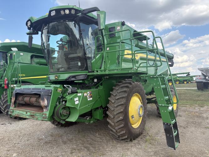 John Deere S7 900