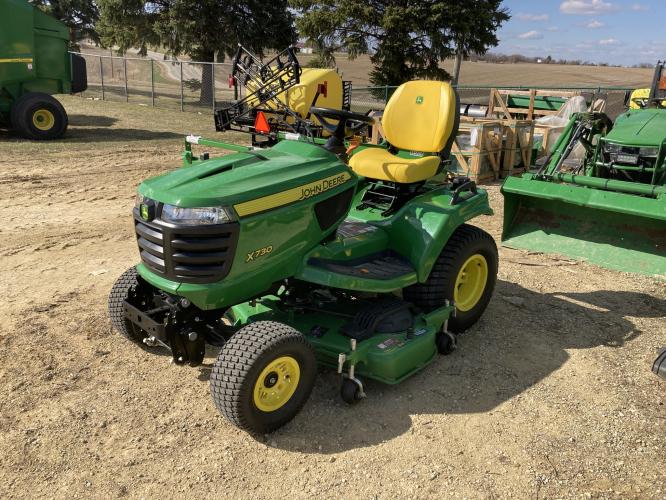John Deere X730
