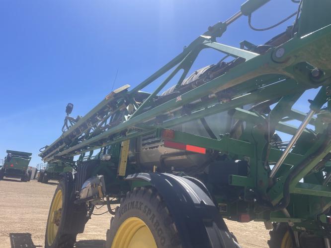 John Deere R4044