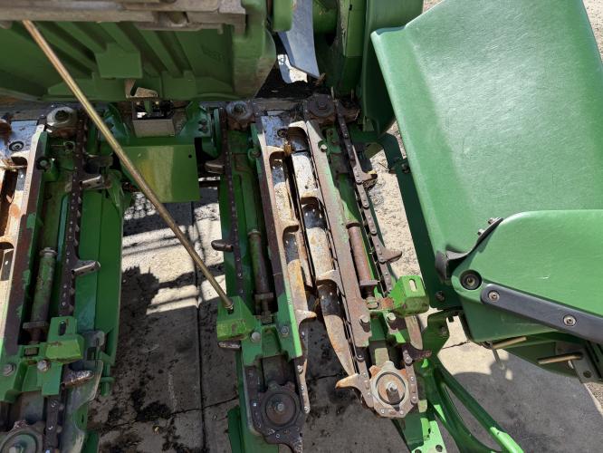 John Deere 608C