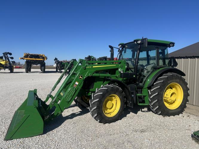 John Deere 5115M