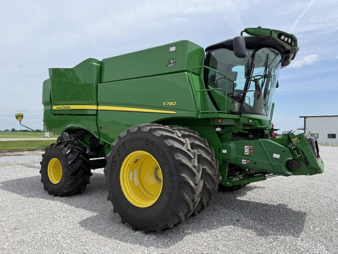 John Deere S780