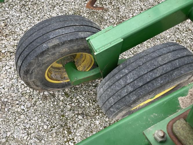 John Deere 726