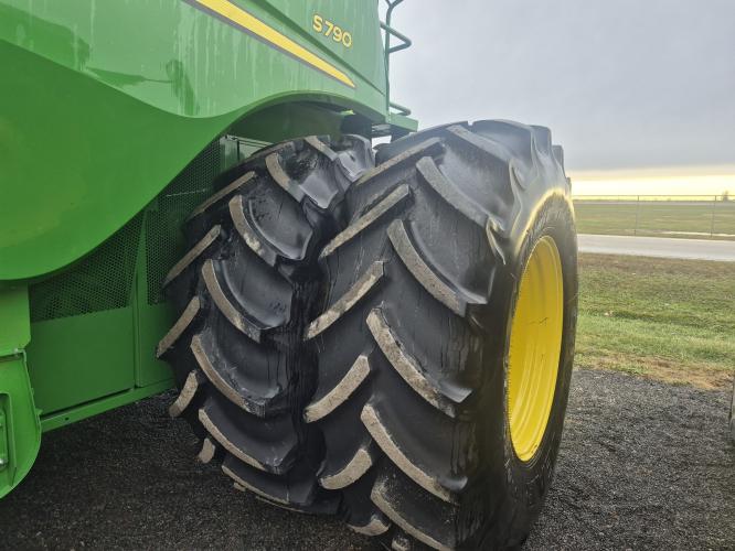John Deere S790