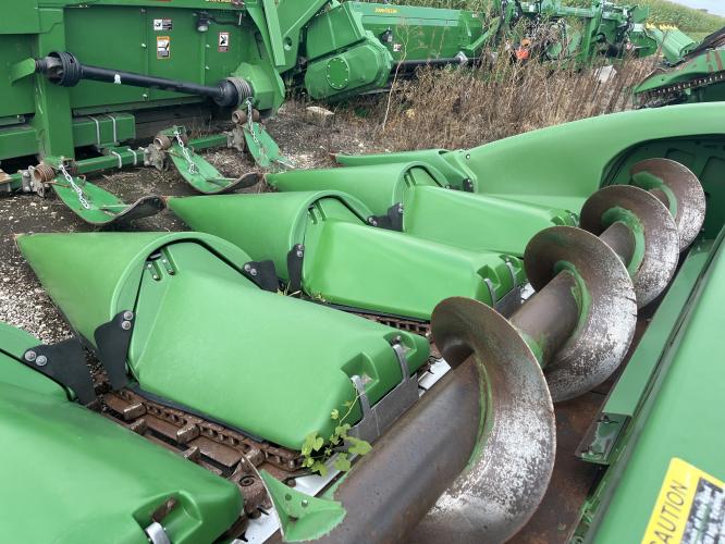 John Deere 608C