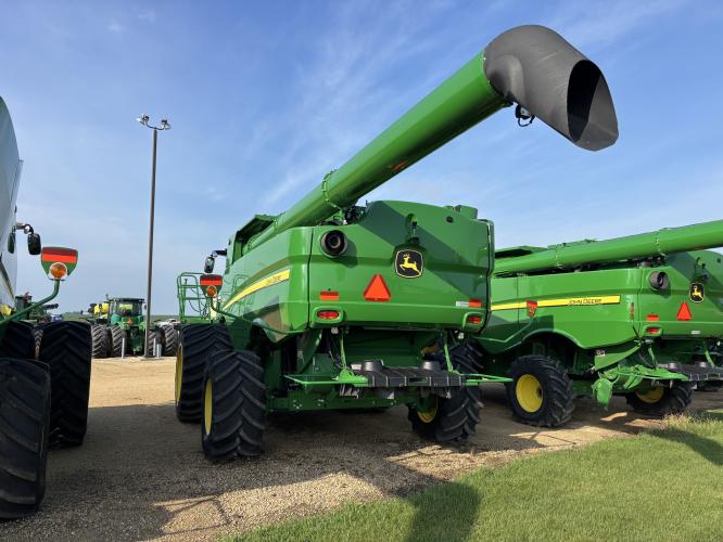 John Deere S790