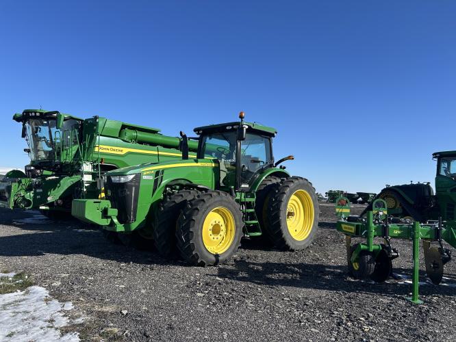 John Deere 8310R