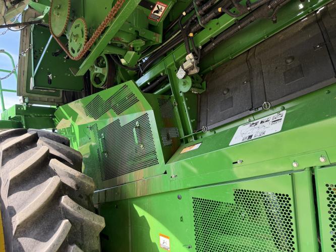 John Deere S770