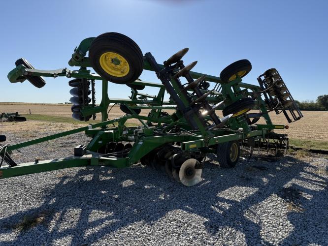 John Deere 2720