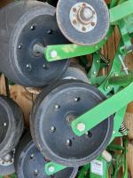 John Deere AG Focus Fast Trac Closing System
