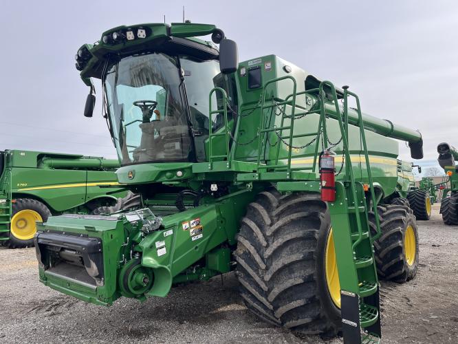 John Deere S790
