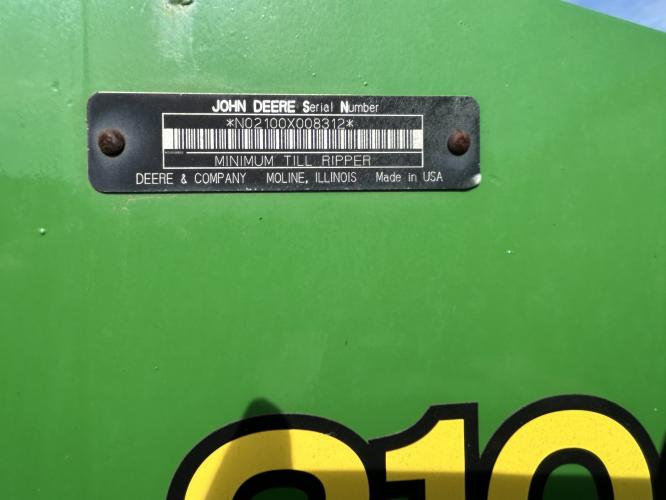 John Deere 2100