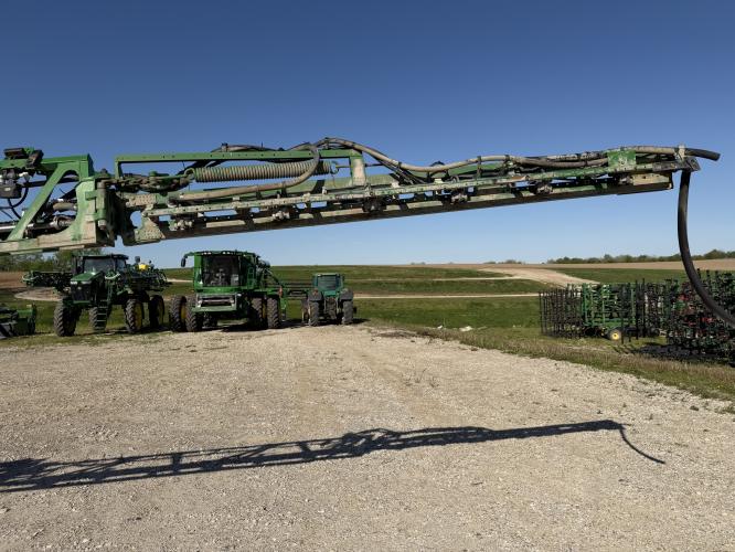 John Deere 412R