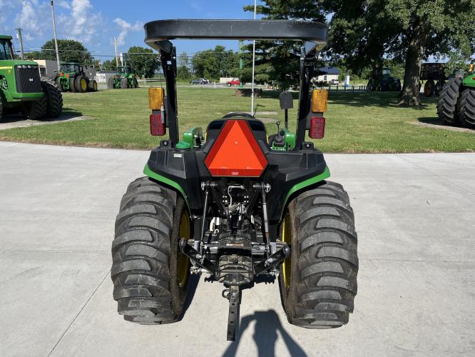 John Deere 3025E