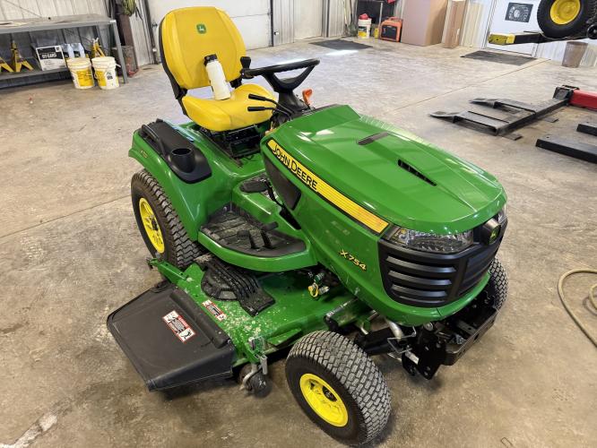 John Deere X754