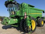John Deere S670