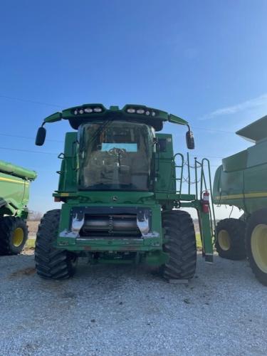 John Deere S550