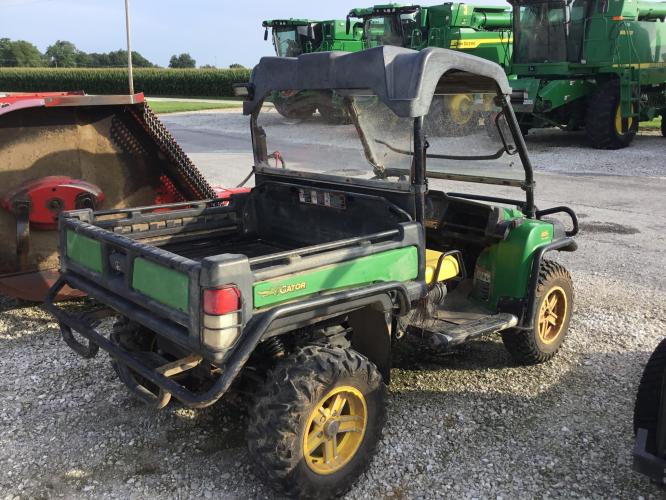 John Deere 825I