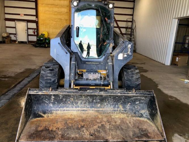 John Deere 332G