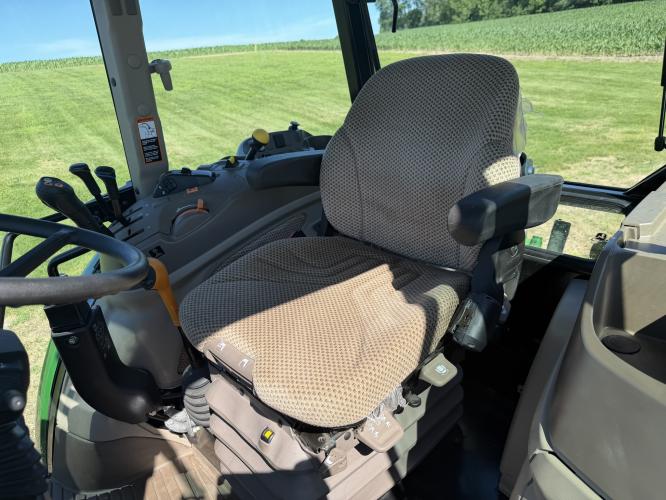 John Deere 5120M