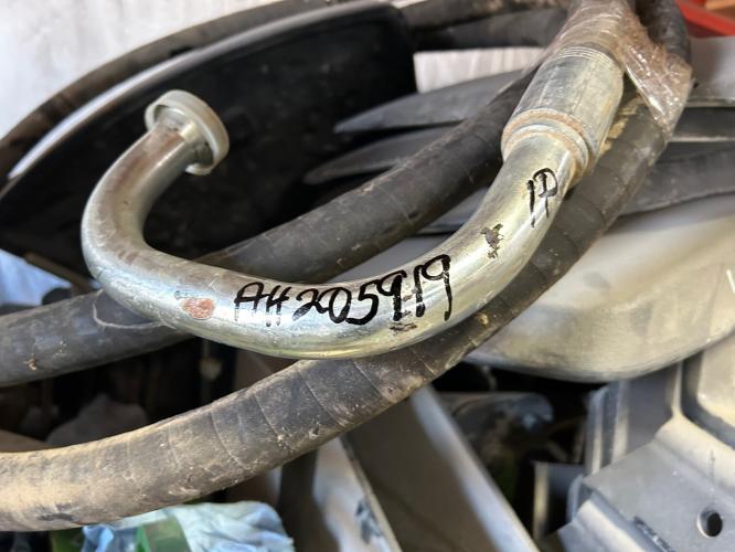 John Deere AH205919 hydro hose -
