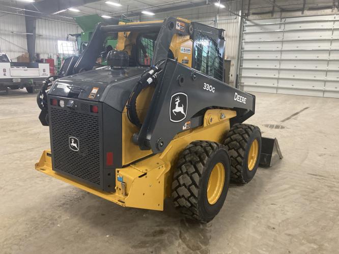 John Deere 330G
