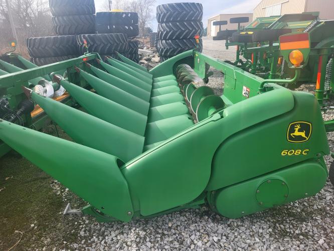 John Deere 608C
