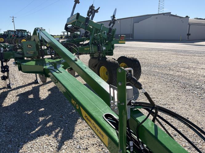 John Deere MT9
