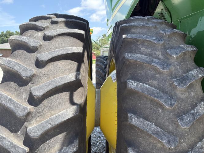 John Deere S670
