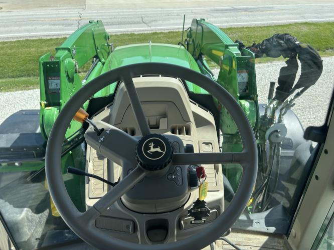 John Deere 6145M