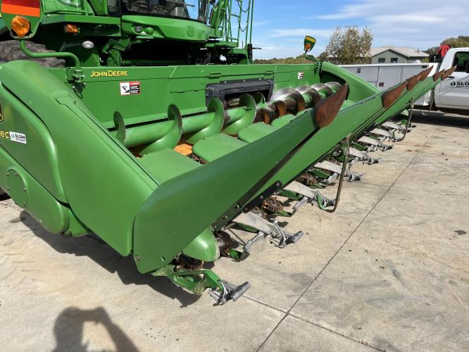 John Deere 608C