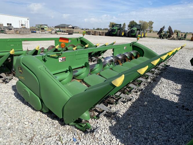 John Deere 608C