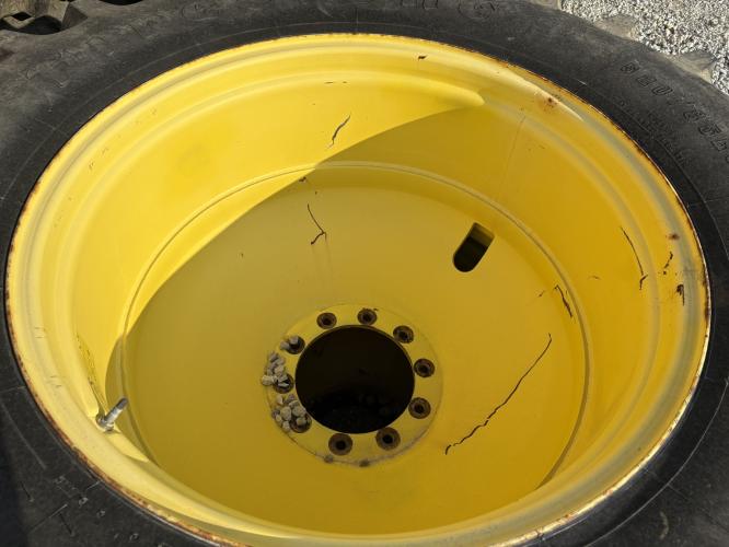 John Deere 520/85R38