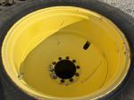 John Deere 520/85R38