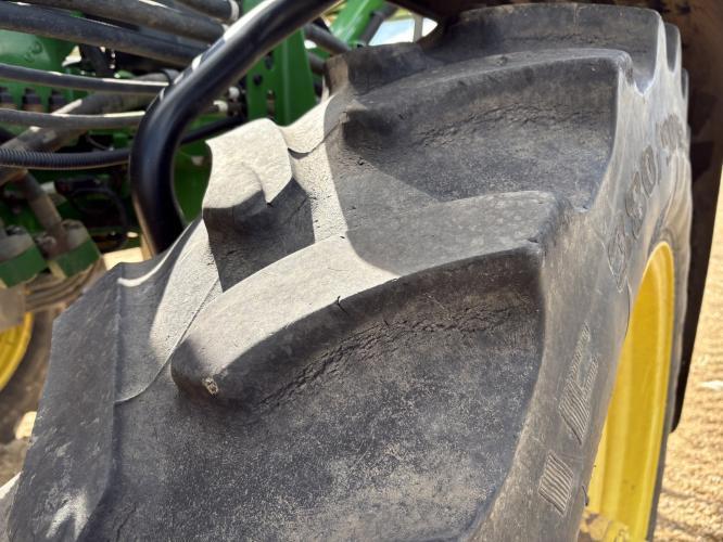 John Deere 412R