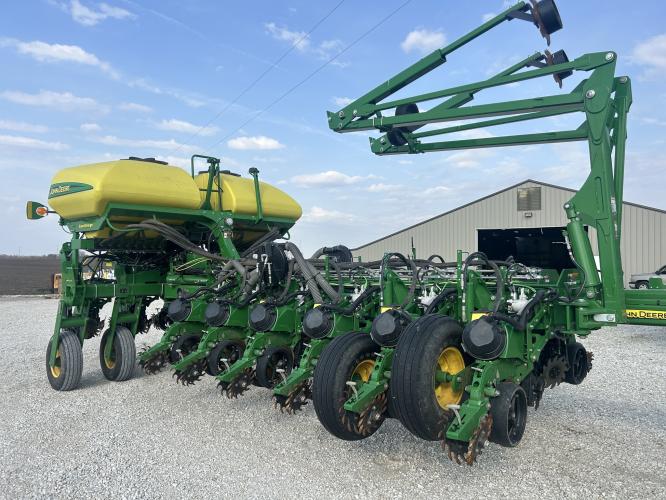 John Deere 1775NT