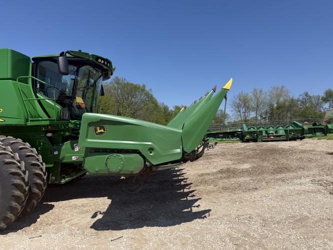 John Deere C8R