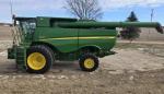 John Deere S670