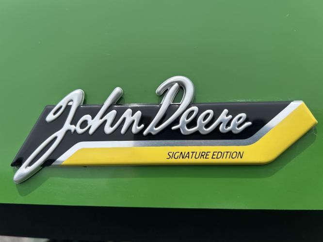 John Deere X9 1000