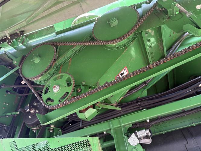 John Deere S660