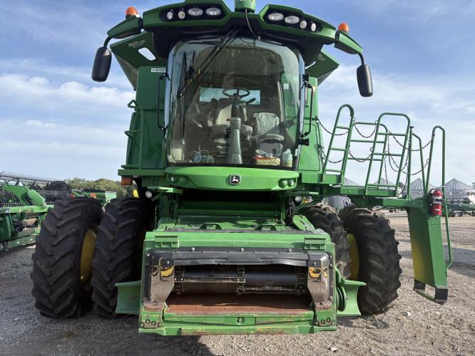 John Deere S660