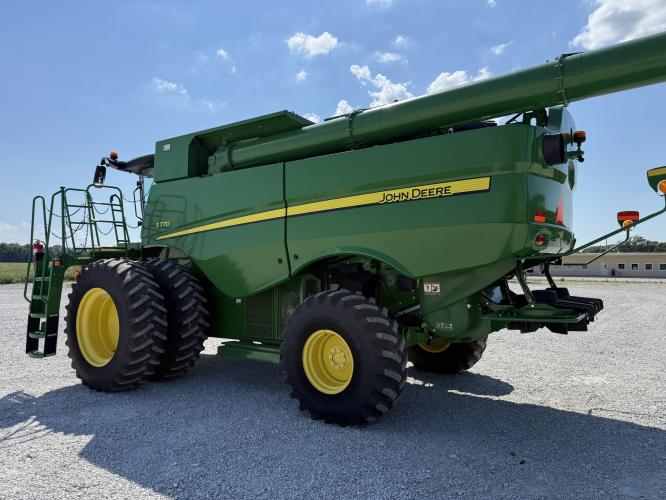 John Deere S770
