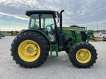 John Deere 6135E